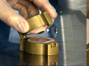 Глазной протез из силикона: покрытие прозрачным силиконом Глазной протез из силикона: покрытие прозрачным силиконом