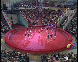 Дефиле слабовидящих детей в 2009 году Дефиле слабовидящих детей в 2009 году