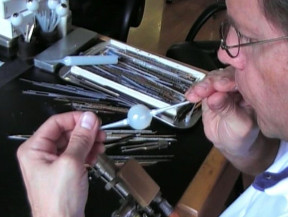 Глазной протез из стекла: рисунок радужки и зрачка Глазной протез из стекла: рисунок радужки и зрачка